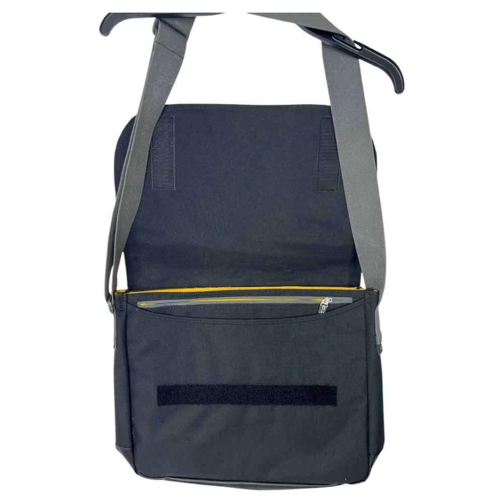 KEEN NWT MORTON MESSENGER BAG HYBRID LIFE U-BLACK